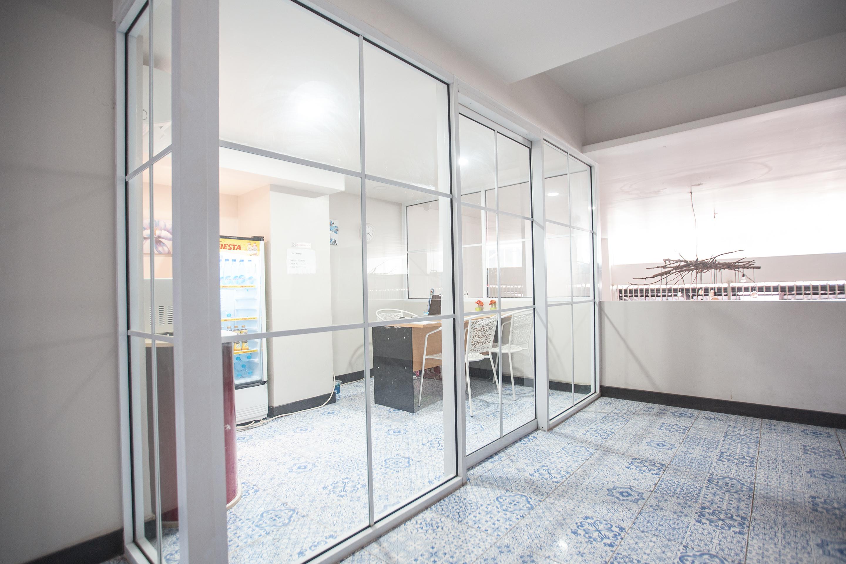 Oyo 127 W Residence ジャカルタ エクステリア 写真