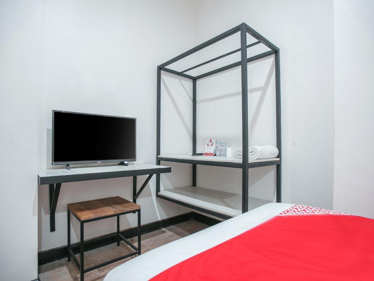 Oyo 127 W Residence ジャカルタ エクステリア 写真