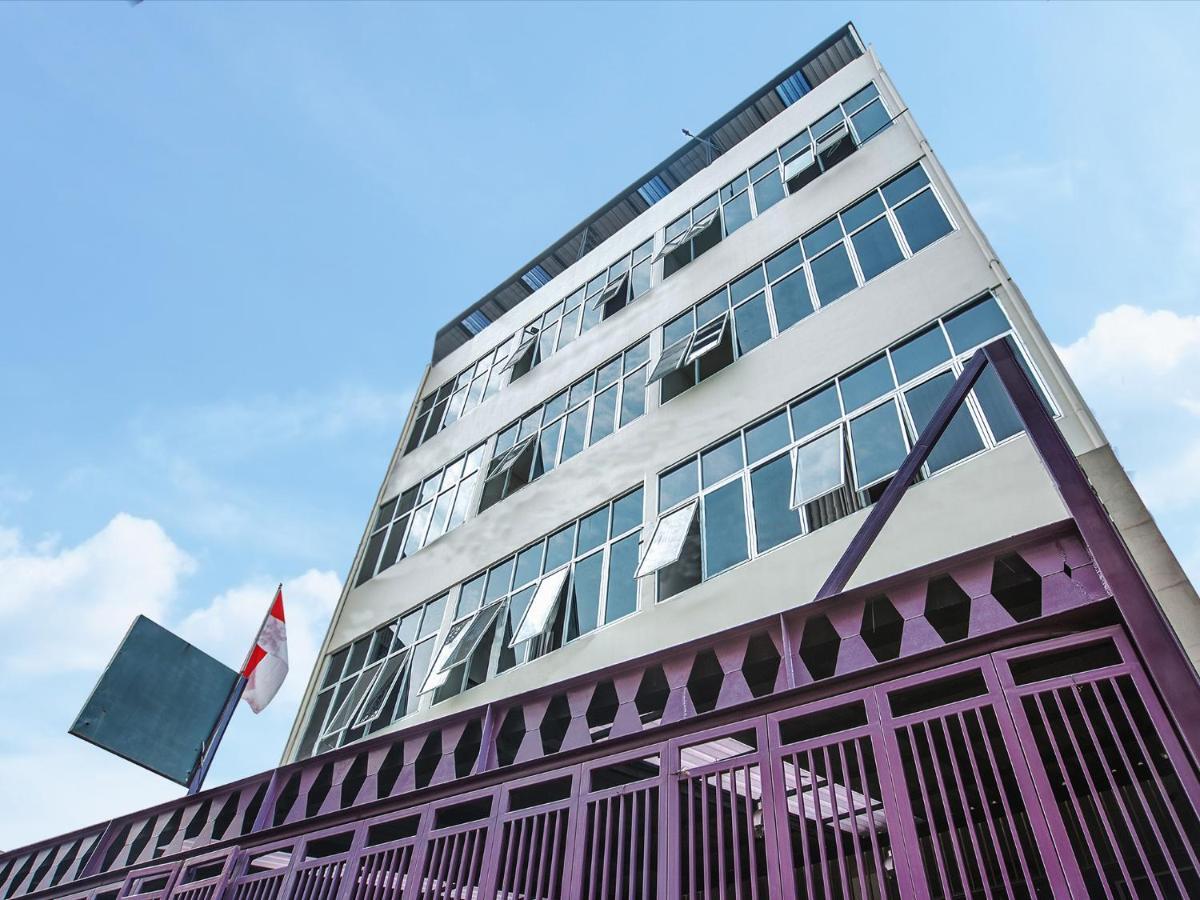 Oyo 127 W Residence ジャカルタ エクステリア 写真